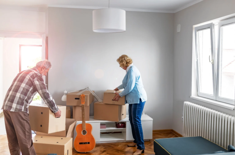 Senior Moving Specialists Ease Unpacking Stress